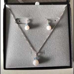 Cultured Pearl Necklace and Earring set